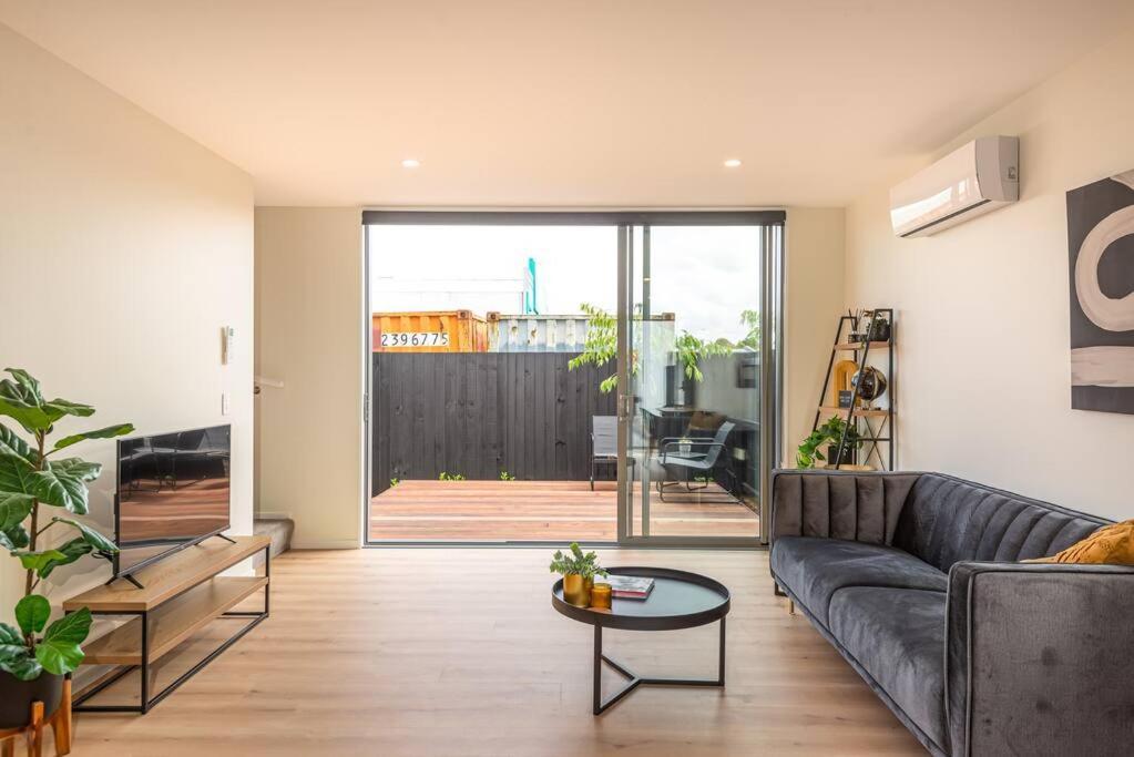 Hop, Skip, Jump To The City ! Christchurch Exterior foto